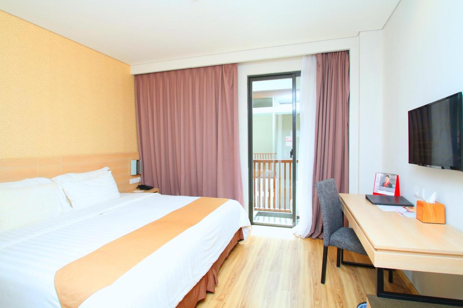 Swiss-Belhotel Sorong Exterior photo
